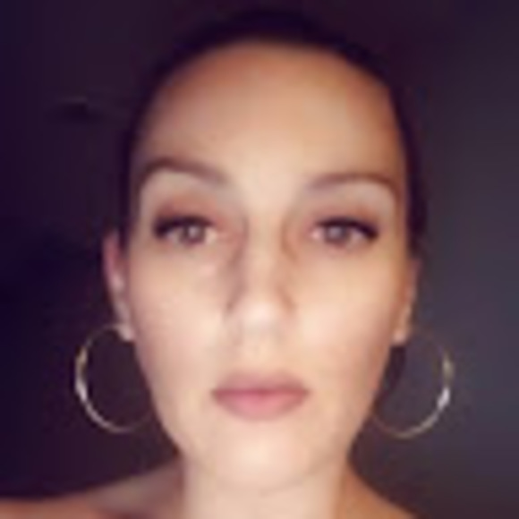 Meet your Posher, Sabrina - Picture 1 of 1